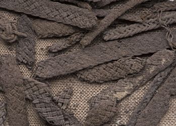 Fragment av textil (SHM Invnr 34000)Foto: Ola Myrin 2016-08-04 SHMM